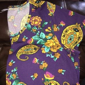 XL Lularoe Classic T